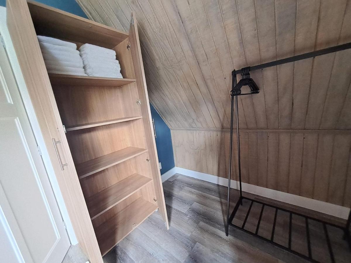 Vakantiewoning - Achterom Омен Екстериор снимка